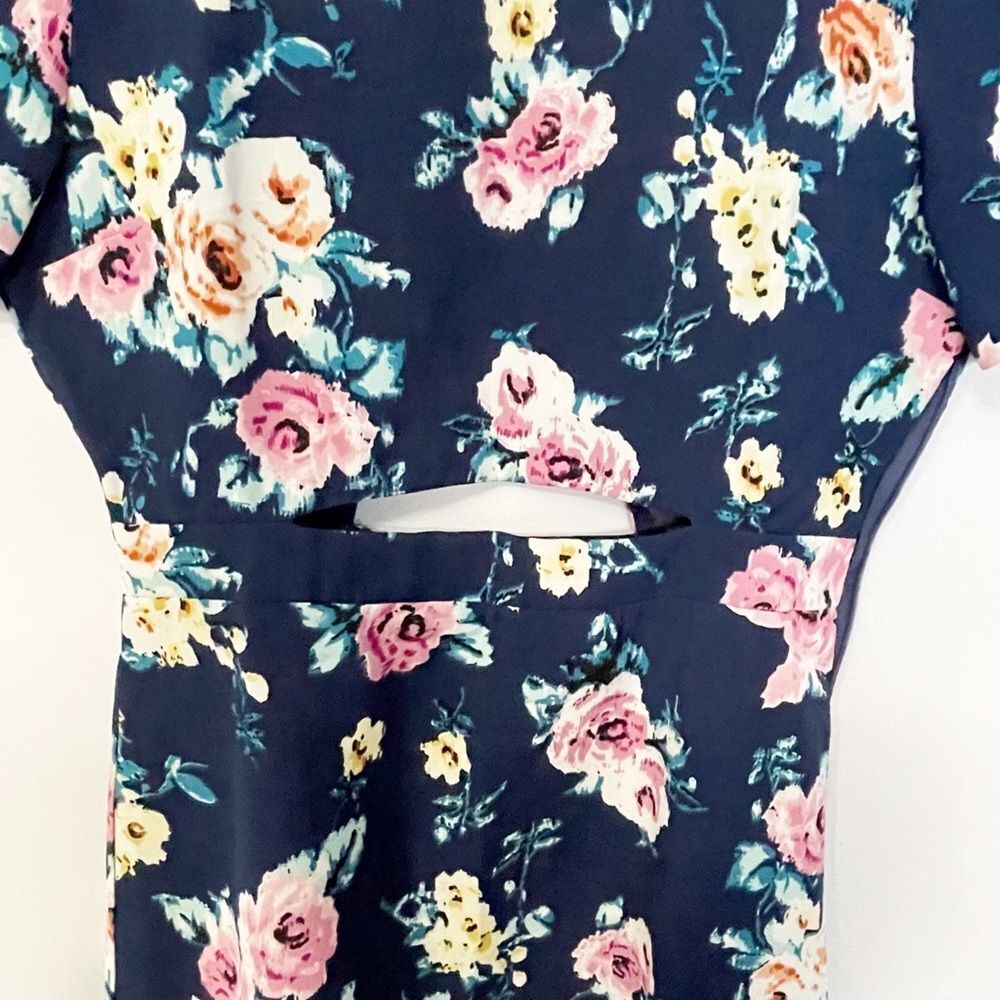 Umgee Floral Short Sleeve Fit & Flare Dress M - Picture 3 of 6